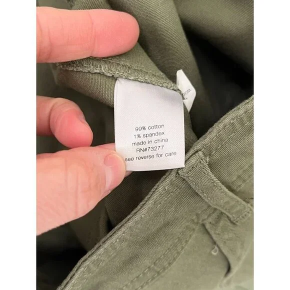 Elizabeth & James Winter Moss Green Utility Cropped Pants Size 10 - Picture 11 of 11